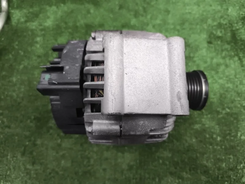 Генератор Mercedes-Benz C-class 2012 A0009067902 W204 271.820