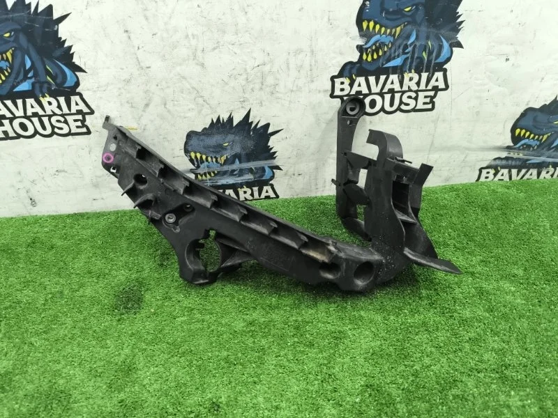 Кронштейн фары правой audi a4 2010 8K0805608C B8 CDN