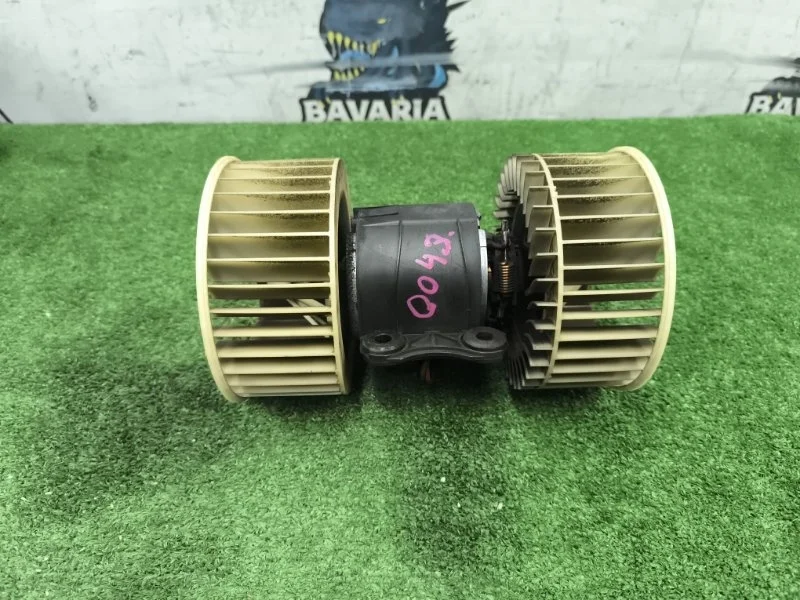 Моторчик печки BMW X5 2001 64118385558 E53 M54B30