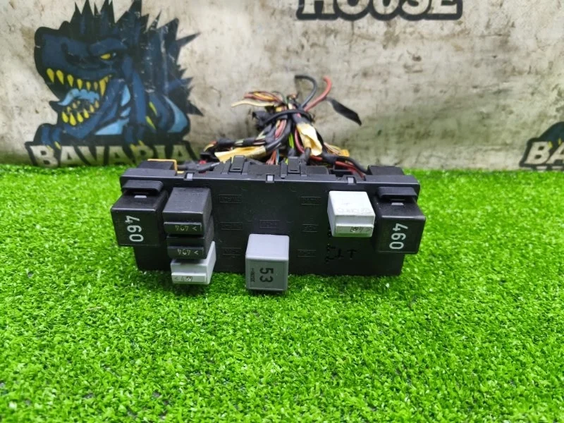 Блок предохранителей volkswagen Tiguan 2009 3C8937049E 5N1 CAW
