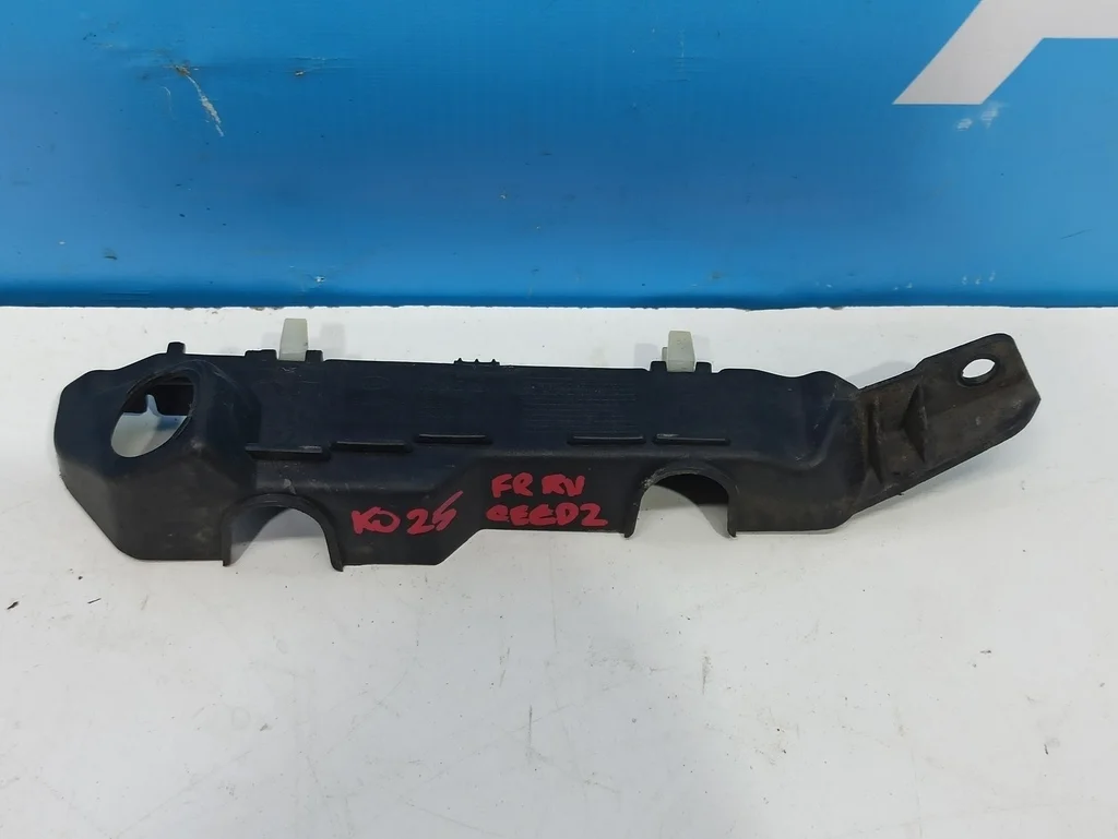 кронштейн переднего бампера Kia Ceed 2 JD 2012-2015 03.01.2014