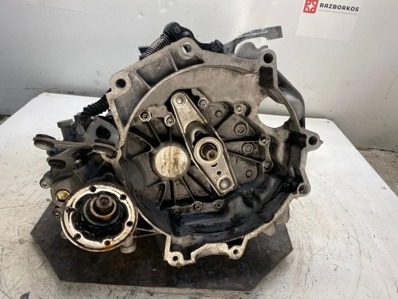 МКПП Skoda Fabia 02T300052S AZQ