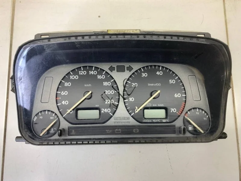 Панель приборов Volkswagen Vento 3 1991