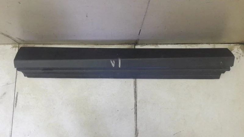 Накладка двери передняя правая Toyota RAV4 CA40