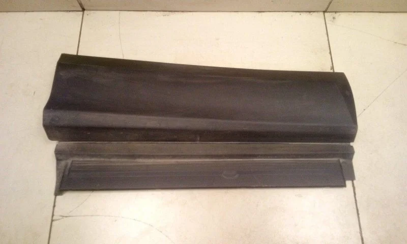 Молдинг двери задний правый Toyota RAV4 CA40