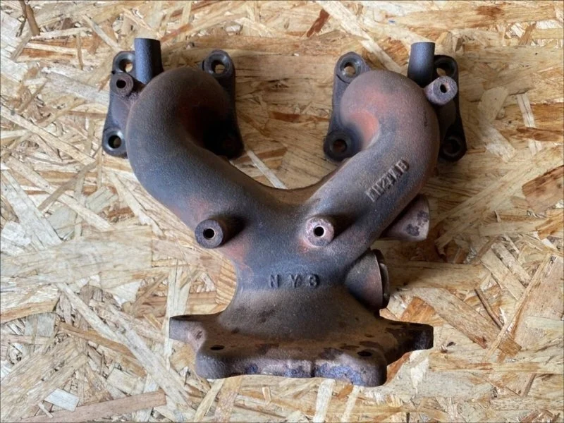 Коллектор выпускной Nissan Almera Classic B10 2011