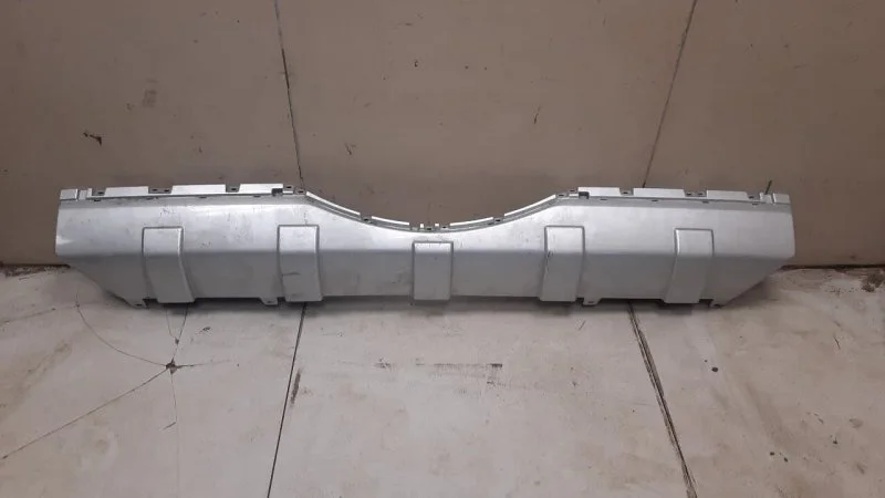 Накладка бампера задняя Mitsubishi Pajero 4