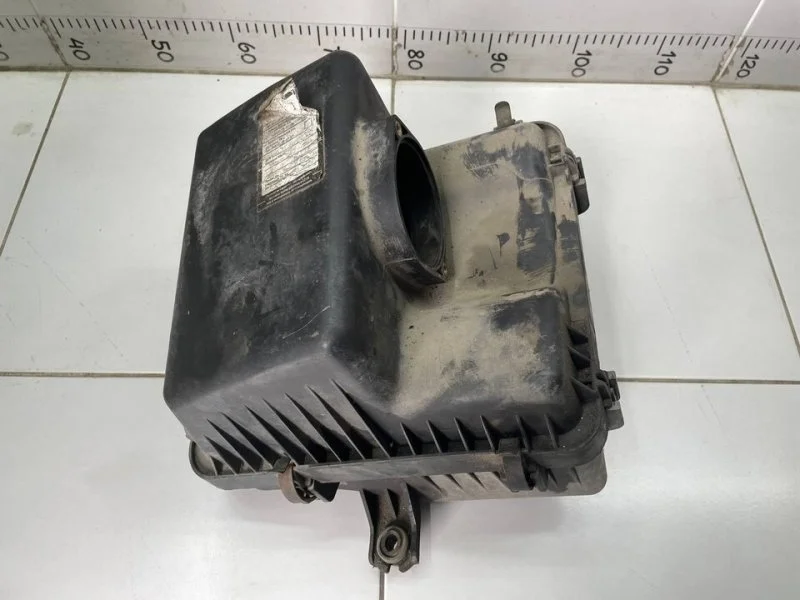 Корпус воздушного фильтра Kia Sorento 1 2002