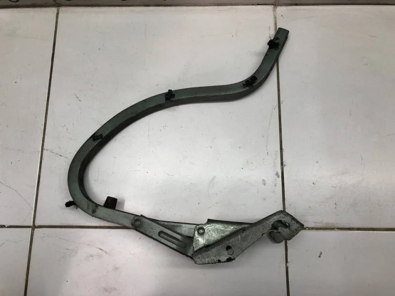 Петля крышки багажника левая Chevrolet Lanos