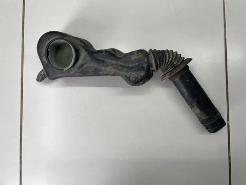 Горловина бачка омывателя Audi A6 C6 4F2 СЕДАН AUK