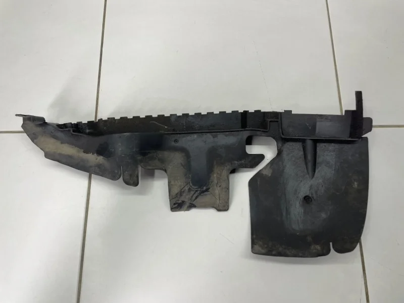 Воздуховод радиатора правый Audi A6 C6 4F2 СЕДАН