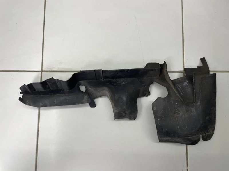 Воздуховод радиатора левый Audi A6 C6 4F2 СЕДАН