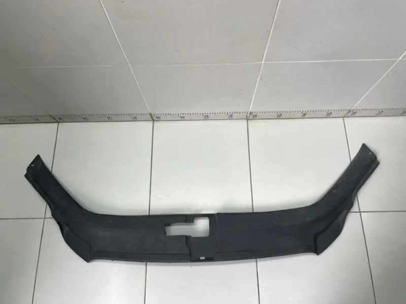 Кожух замка капота Audi Q7 4L