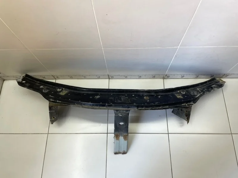 Панель передняя (Телевизор) передний Renault Logan