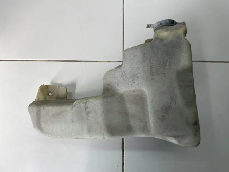 Бачок омывателя Audi 80 B3 1.8 1988