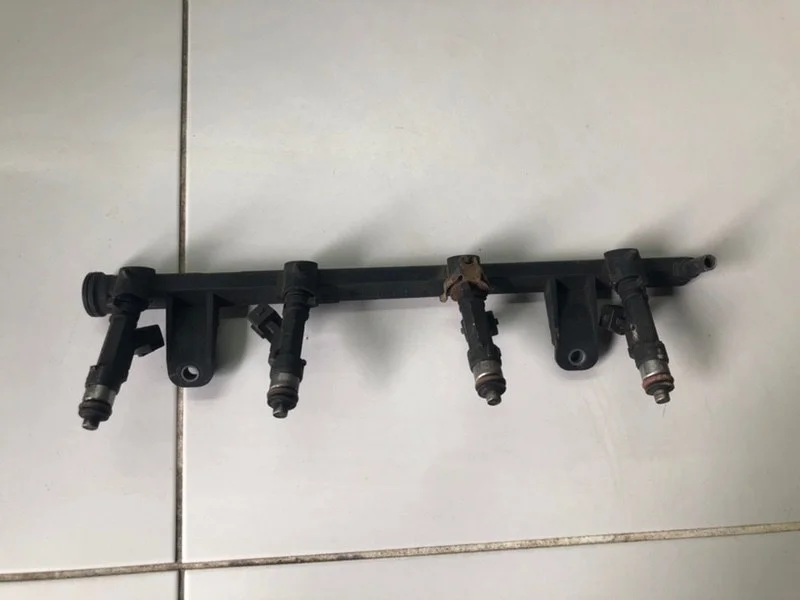 Рейка топливная (рампа) Renault Logan 1