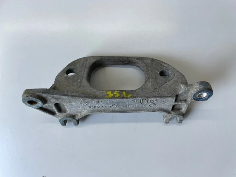 Кронштейн опоры КПП Renault Logan 1 2008