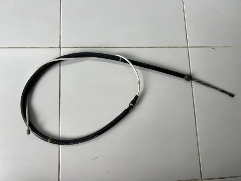 Трос стояночного тормоза Skoda Rapid 1