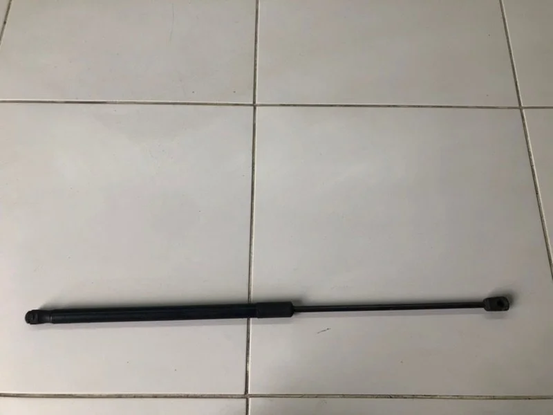 Амортизатор крышки багажника Skoda Octavia A5 1Z3