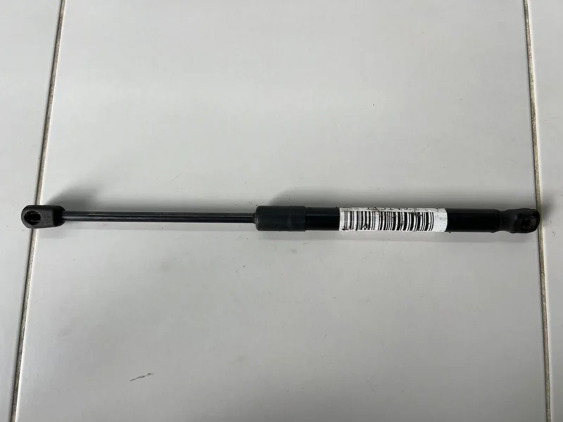 Амортизатор крышки багажника Volkswagen Passat B6