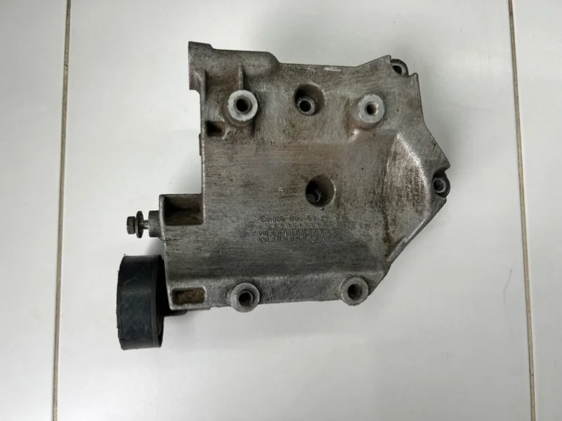 Кронштейн компрессора кондиционера SsangYong Kyron