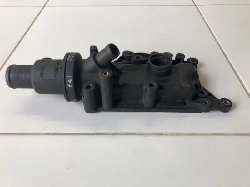 Корпус термостата Renault Logan 1.4 2007