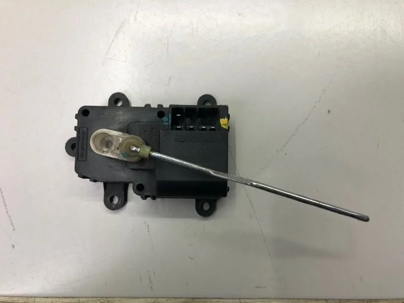 Моторчик заслонки отопителя SsangYong Rexton 2