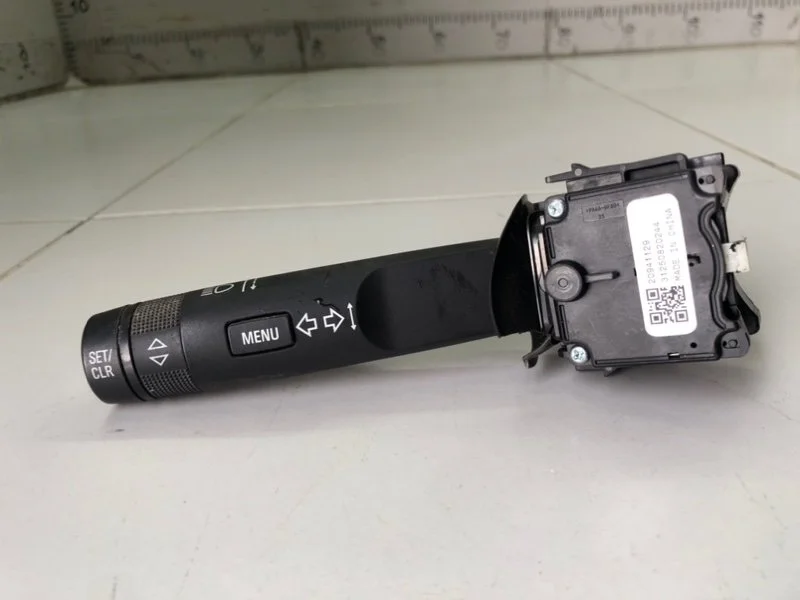 Переключатель поворотов подрулевой Opel Insignia 1