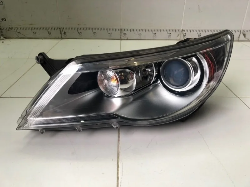 Фара левая Volkswagen Tiguan 1 5N СAW 2008