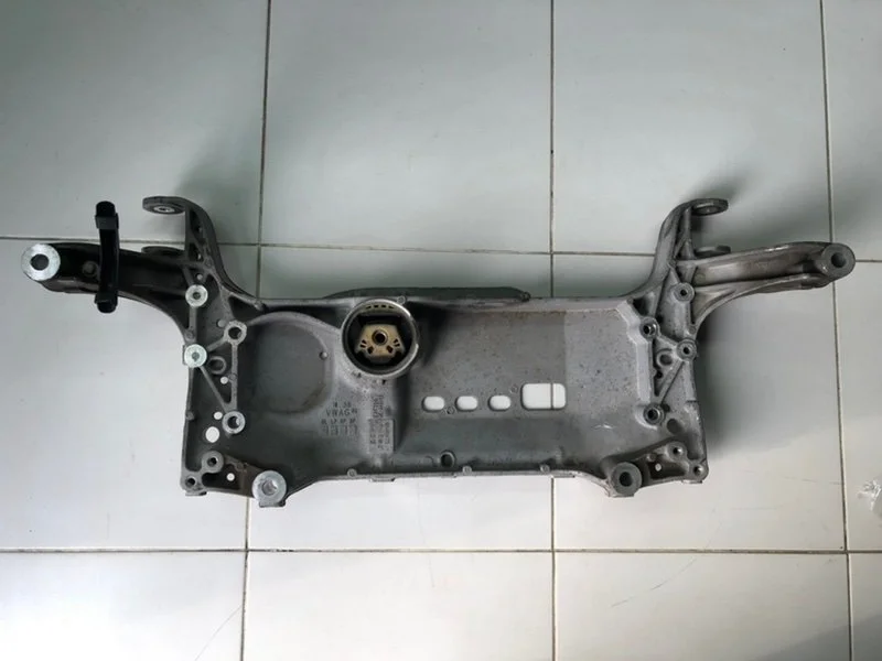 Балка подмоторная Volkswagen Passat B7 СЕДАН CAXB