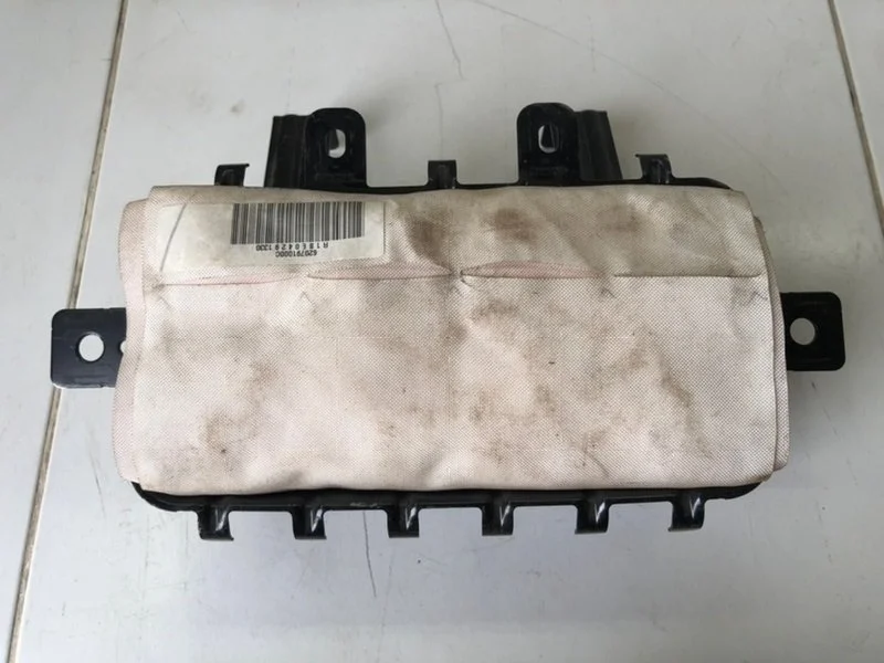 Подушка безопасности пассажира Hyundai Solaris 1