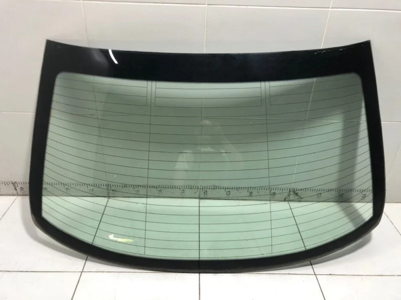 Стекло заднее Mercedes-Benz C-Class W203 111.955