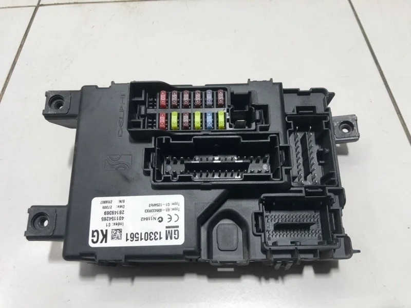 Блок предохранителей Opel Corsa D ХЭТЧБЕК (3ДВ)