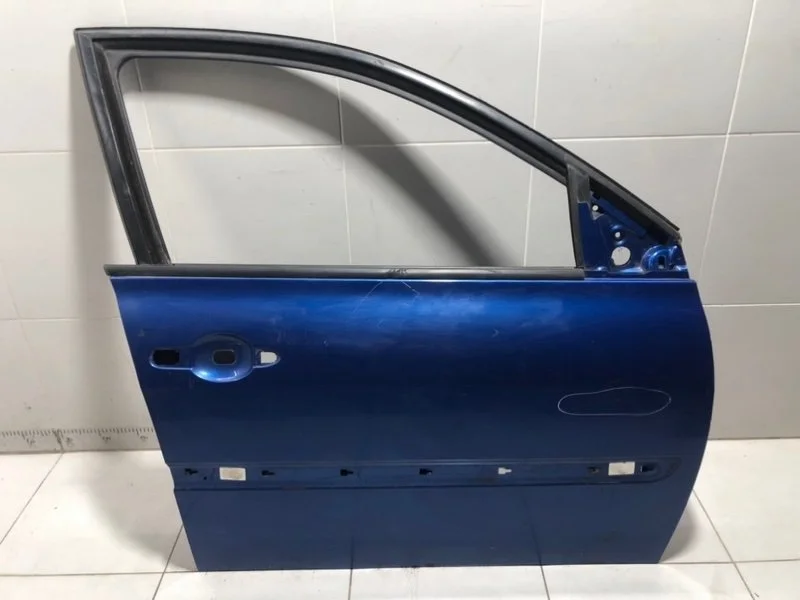 Дверь передняя правая Renault Megane 2 K4M812 2006