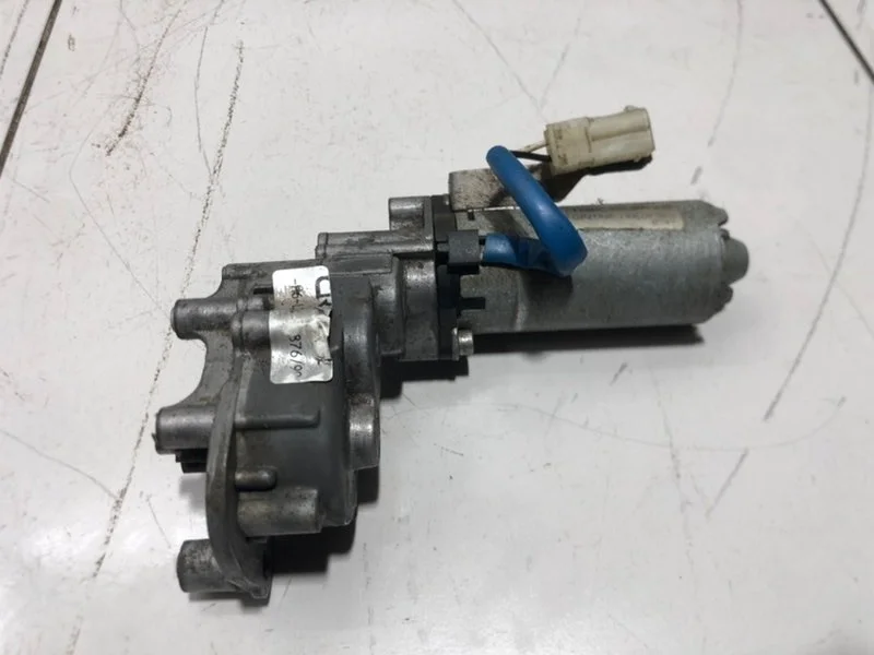 Моторчик регулировки сиденья передний правый BMW