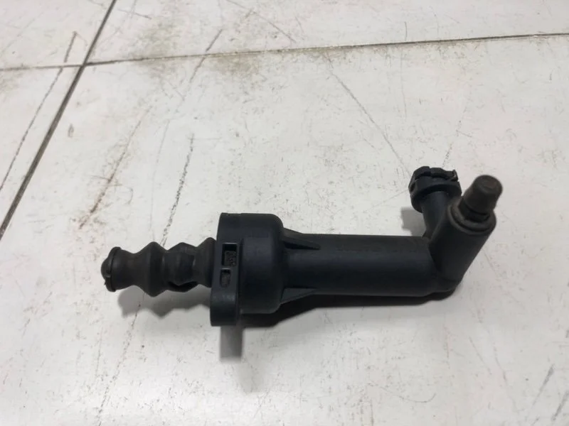 Цилиндр сцепления рабочий Skoda Fabia 2 5J2