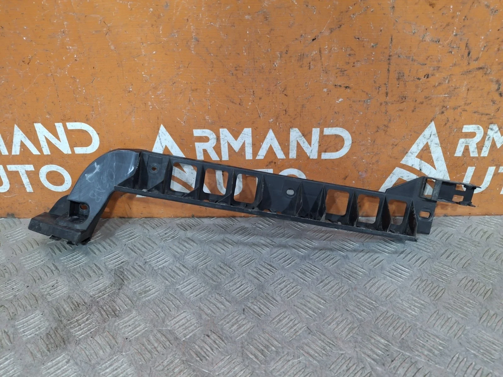 Кронштейн бампера Skoda Octavia 2013-2020 A7 (5E)