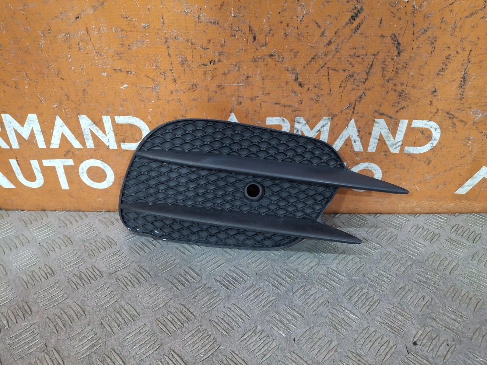 Решетка бампера Mercedes -Class 2016-нв W213