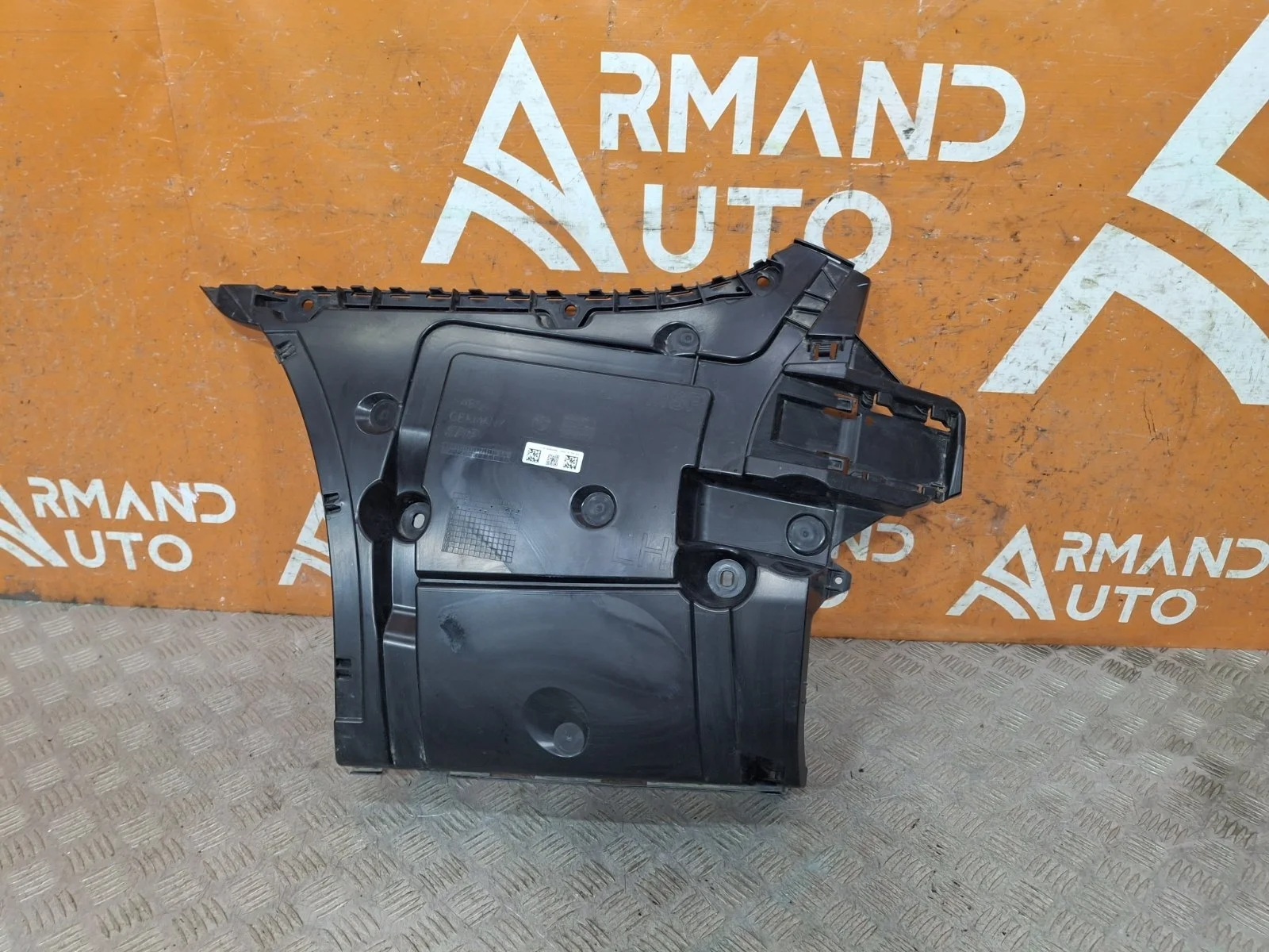 Кронштейн бампера BMW 5 series 2020-нв G30