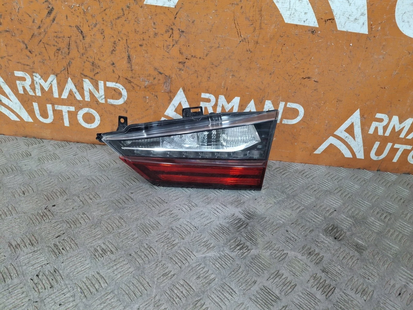 Фонарь внутренний Lexus RX 2015-2019 4