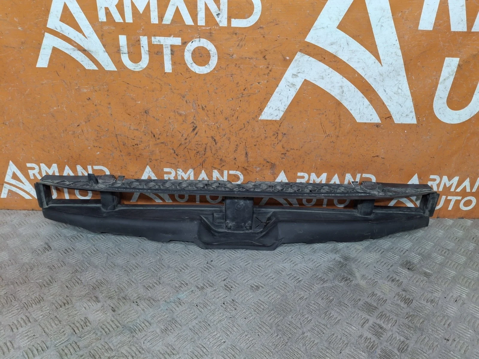 Воздуховод радиатора нижний BMW X5 2018-нв G05