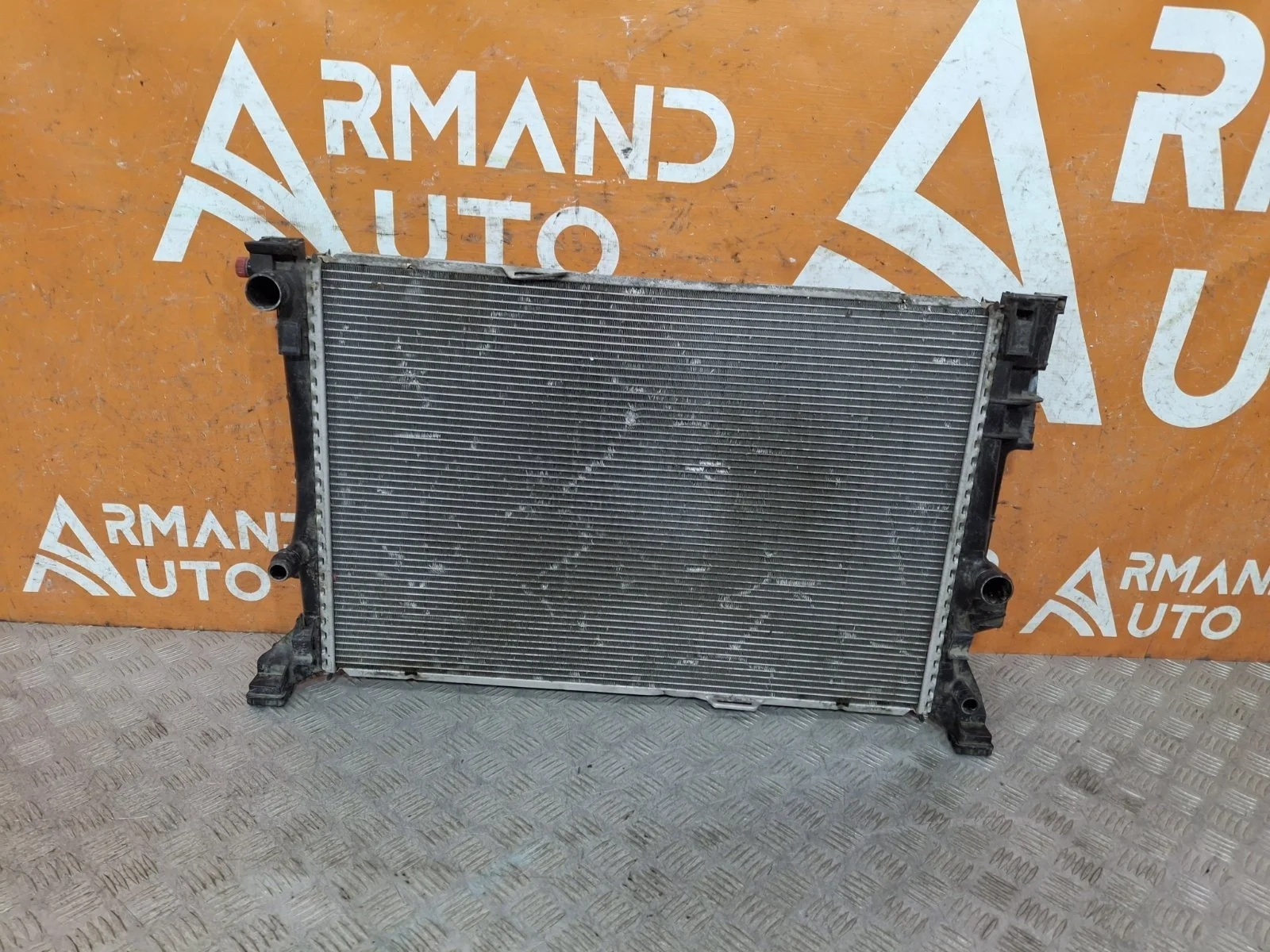 Радиатор двигателя (двс) Mercedes GLA-Class 2013-2017 X156