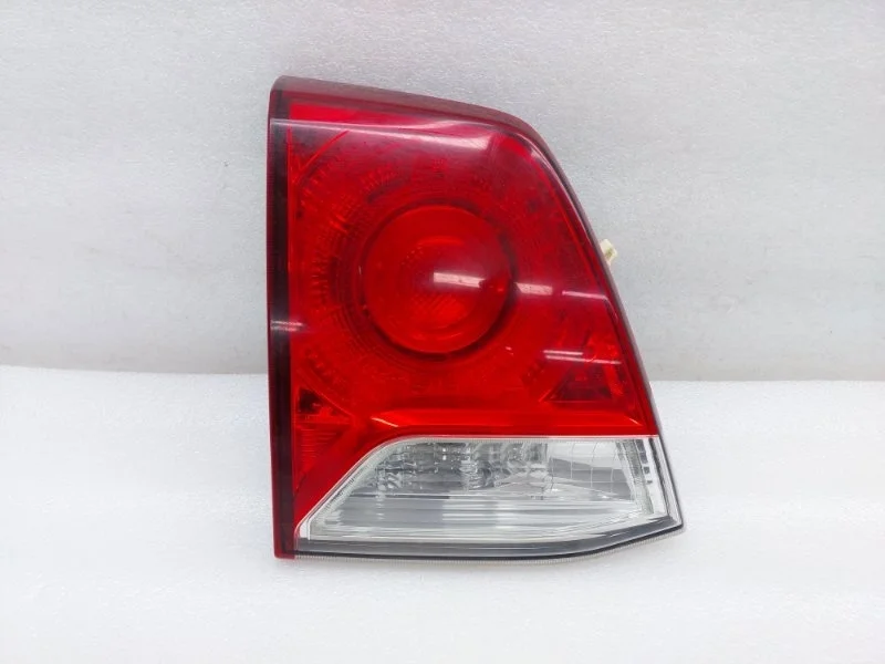 Фонарь Toyota Land Cruiser 2014 J200