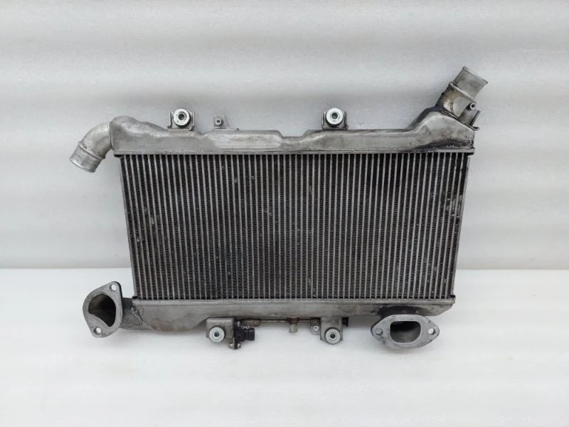 Интеркулер Toyota Land Cruiser 2014 J200