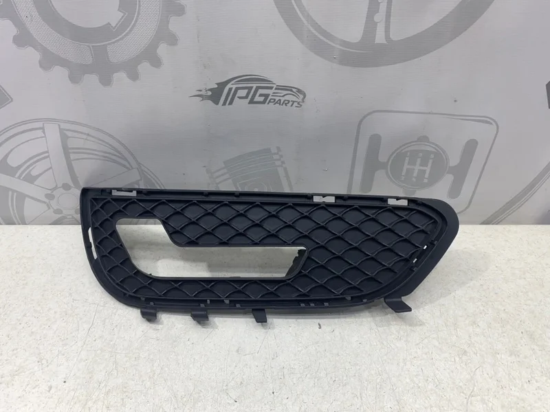 Решетка переднего бампера левая Mercedes-benz W212