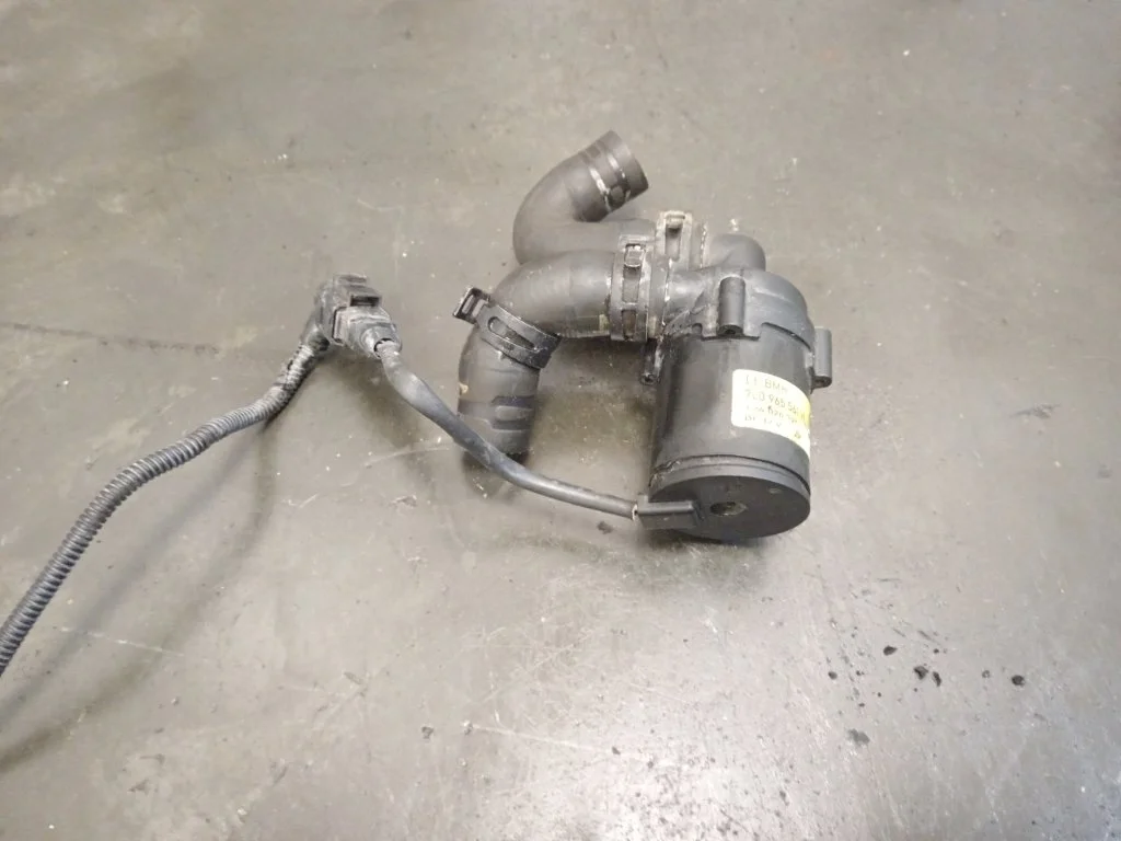 Помпа дополнительная Volkswagen Touareg 2006 7L