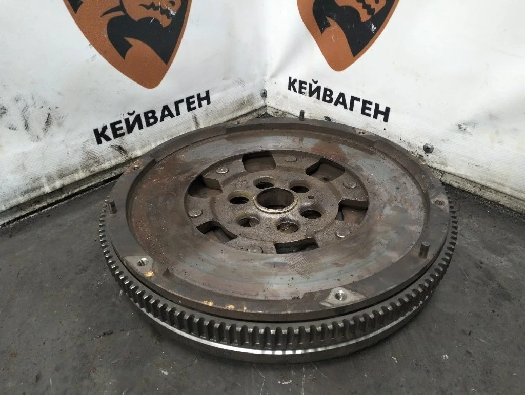 Маховик мкпп Volkswagen Passat 2010 B6
