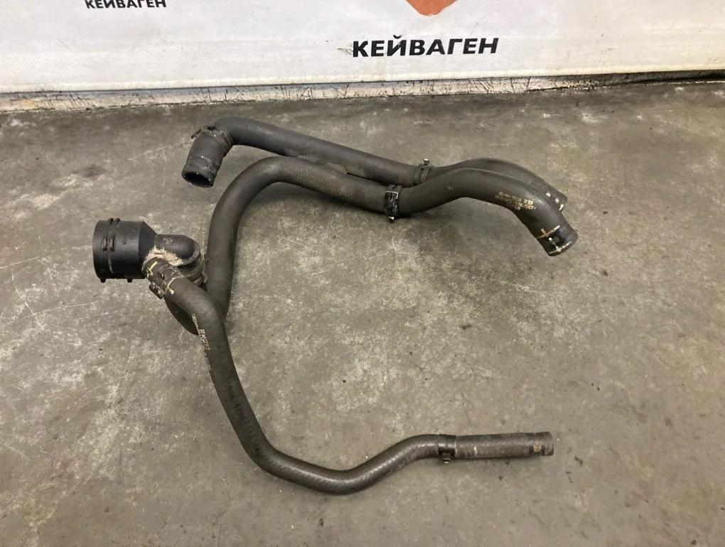 Патрубок системы охлаждения Volkswagen Golf 2011 MK6