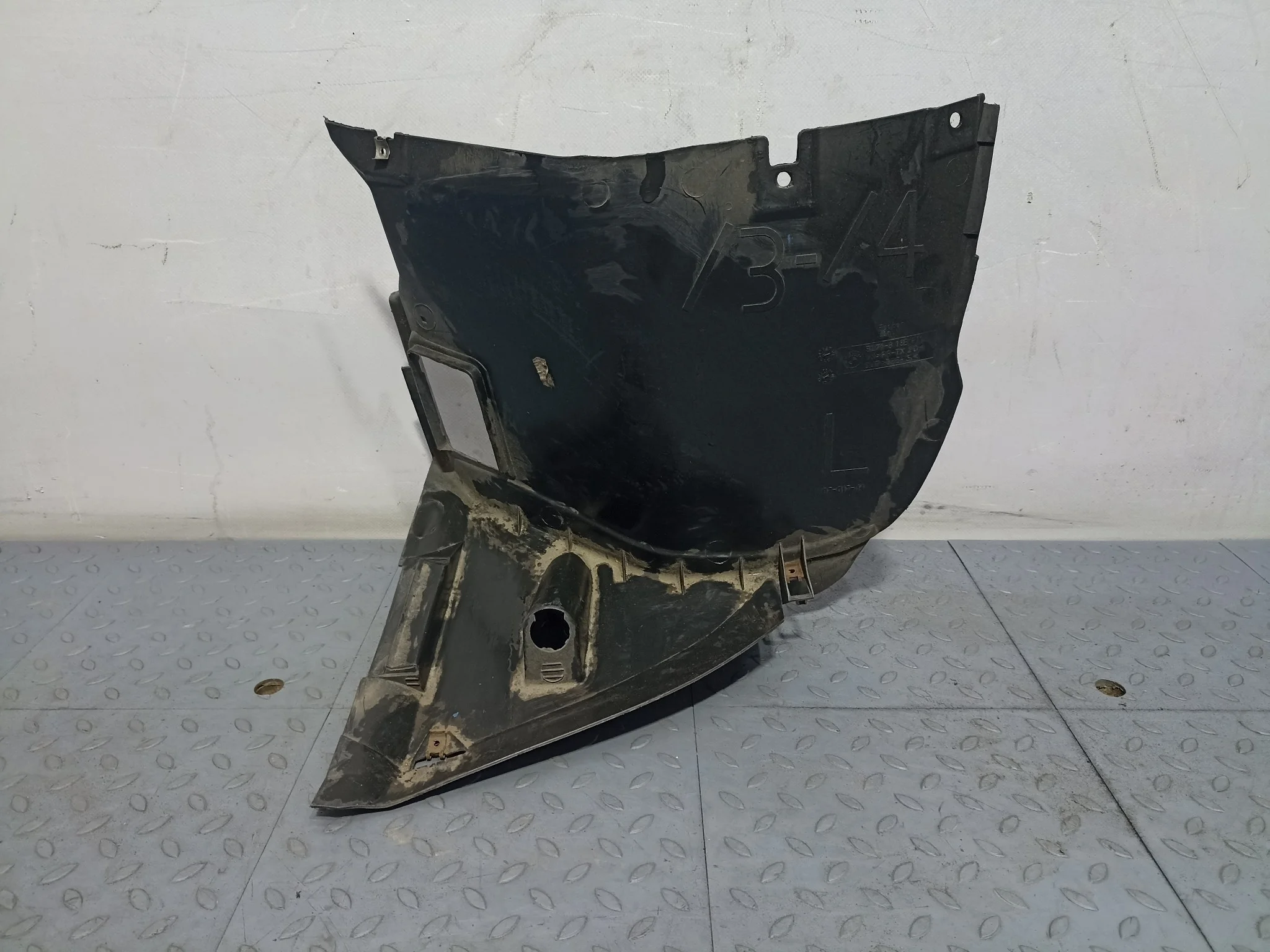 ПОДКРЫЛОК BMW ПЕРЕД ЛЕВО 51718193811