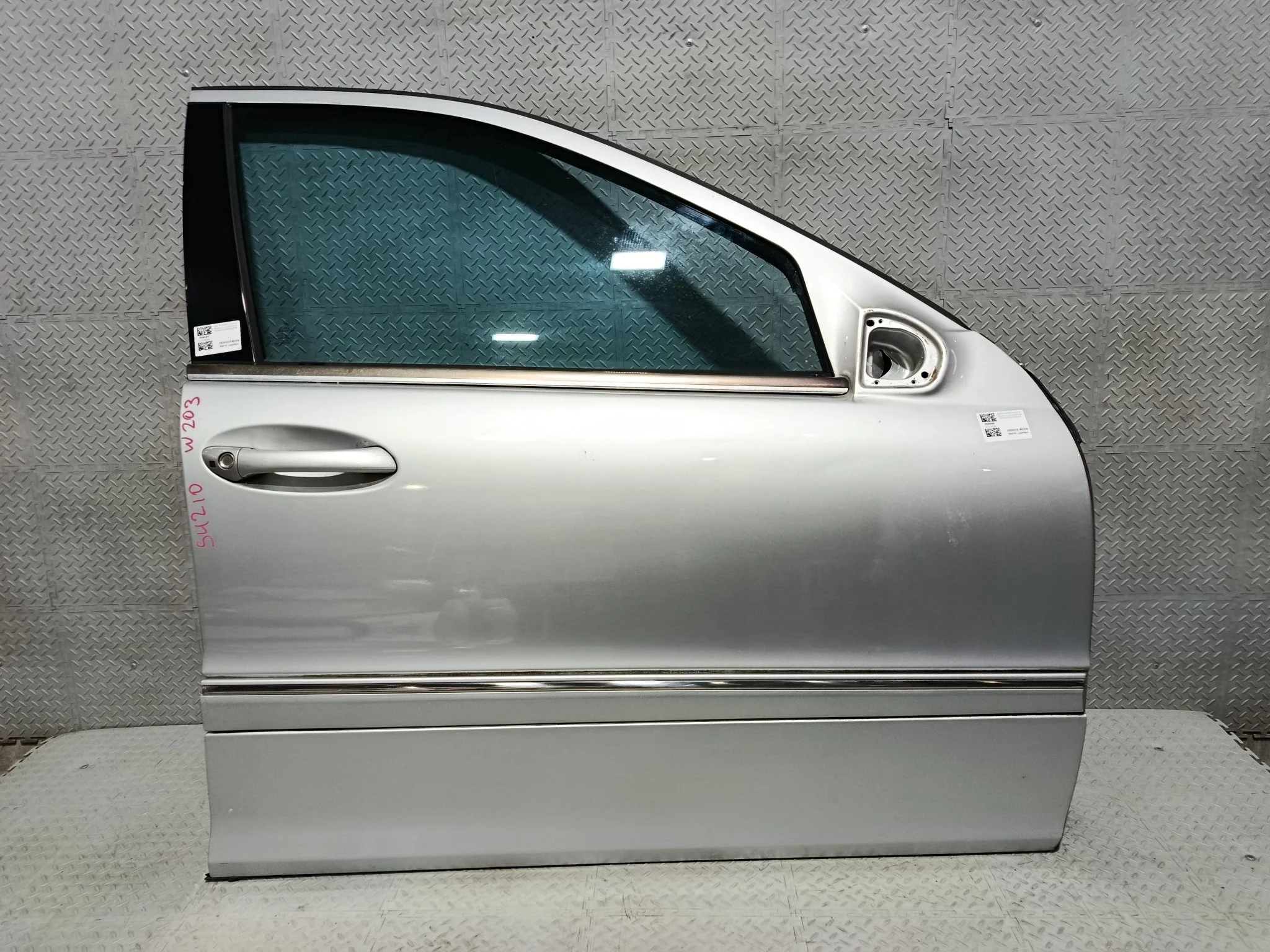 ДВЕРЬ MERCEDES-BENZ A2037200205 ПЕРЕД ПРАВО серебро, 775U S4210